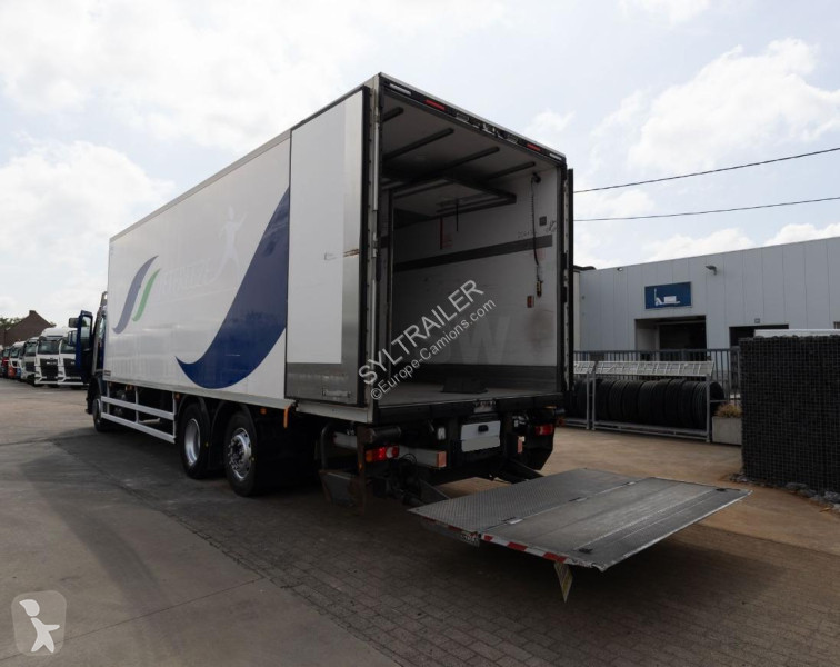 شاحنة Renault  D26 WIDE 380 DXI