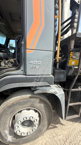 Camión Volvo 420