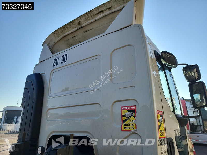 شاحنة Volvo 320  4X2 19t chassis 550cm Radstand...