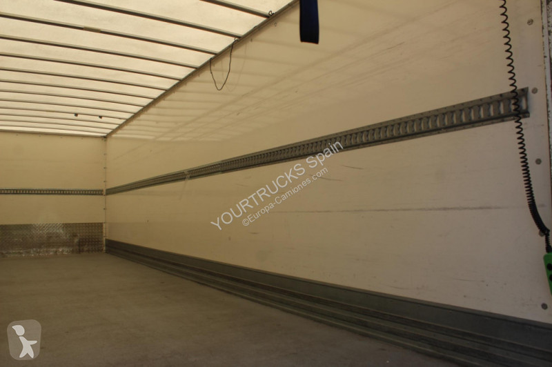 شاحنة Iveco 120-210 E6 Koffer 8,6m Klima LBW1500Kg