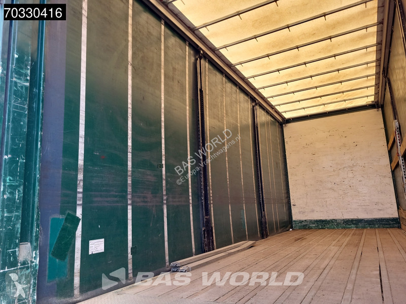 شاحنة Volvo 500  6X2 Curtainsider Forklift...