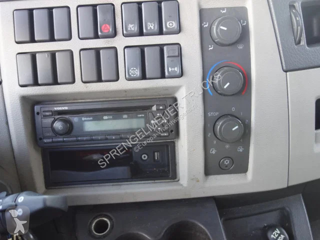 شاحنة Volvo 210