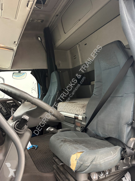 Грузовик Volvo 420 - 6x2