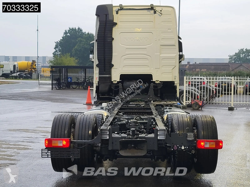 شاحنة Volvo 460  6X2 Chassis Lift-Axle Full Air...