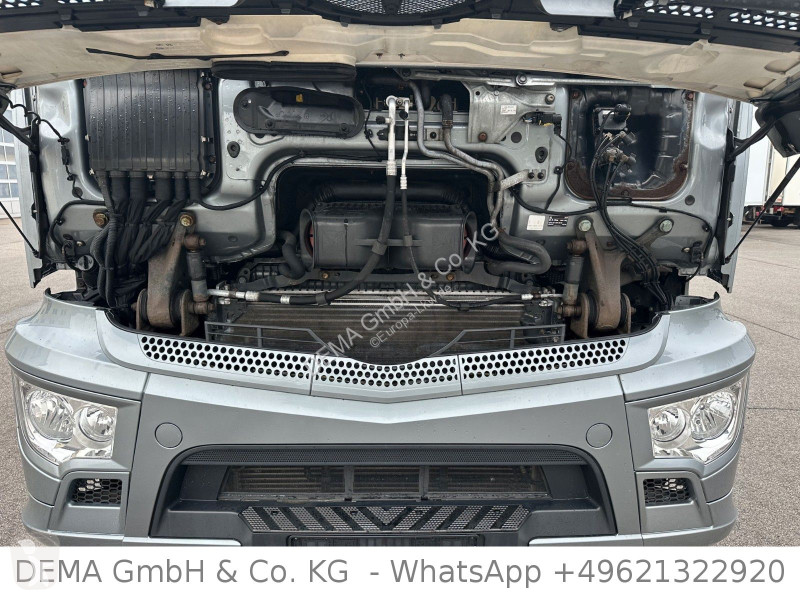 شاحنة Mercedes...