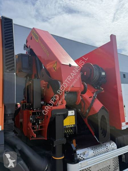 شاحنة Iveco Con pluma