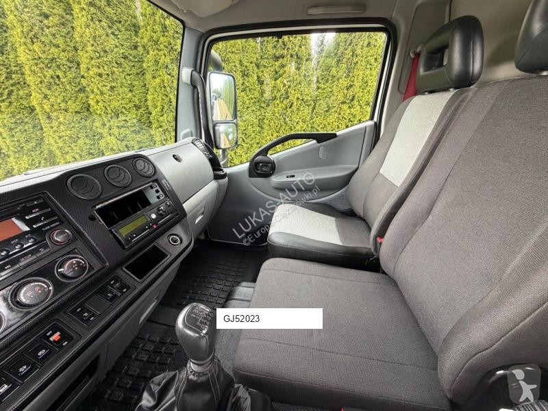 Vrachtwagen Renault D 7.5 3-SIDE