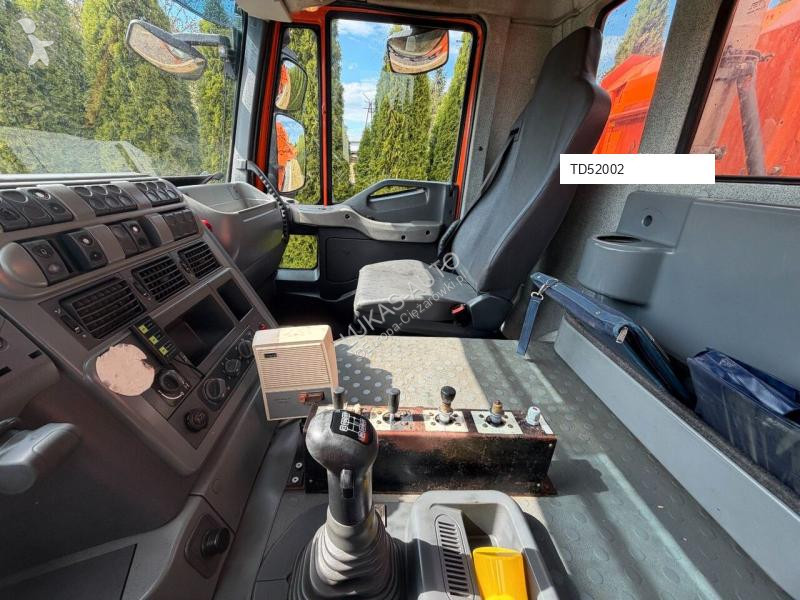 Vrachtwagen Iveco TRAKKER 330