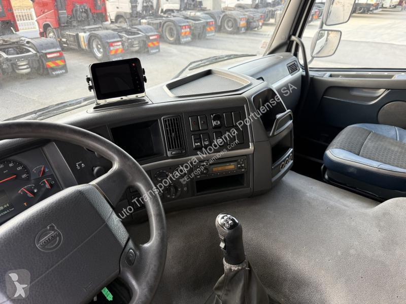 Camion Volvo 330