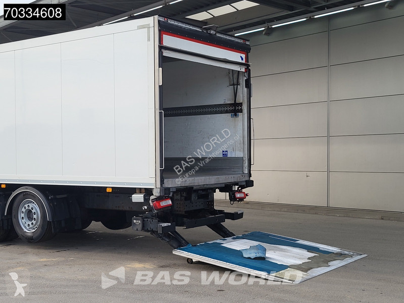 Vrachtwagen Volvo 330  6X2 Full Air suspension...
