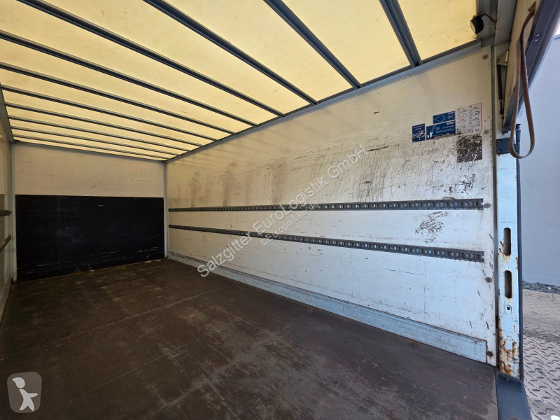 Vrachtwagen Mercedes 818 | 3 Sitzen | Ladebordwand