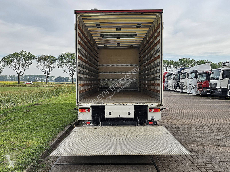 Vrachtwagen Volvo 25012