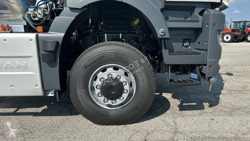 Camión MAN TGS 33.520 6X6