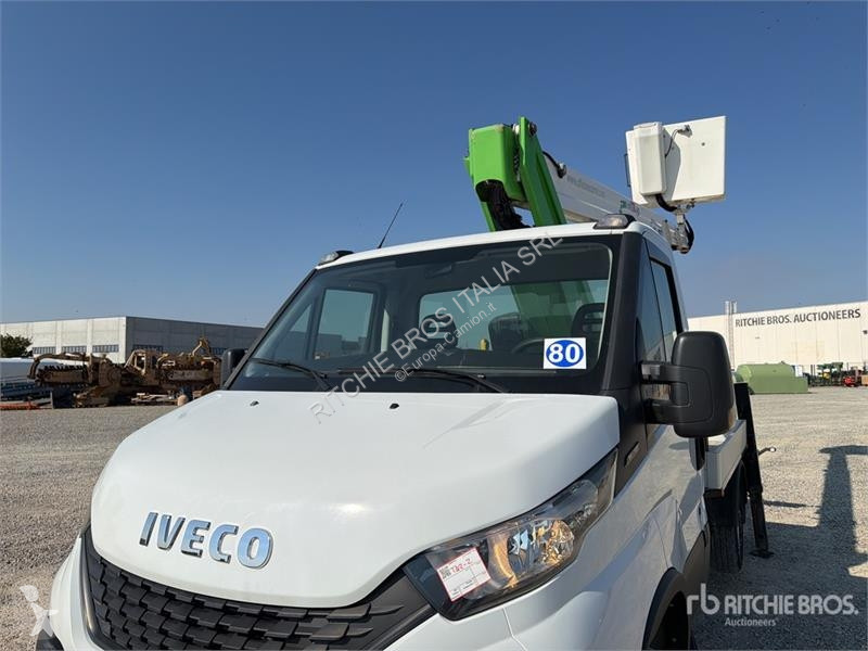 Camion Iveco 19-8,5 HQ 19 m on Iveco 35-140...