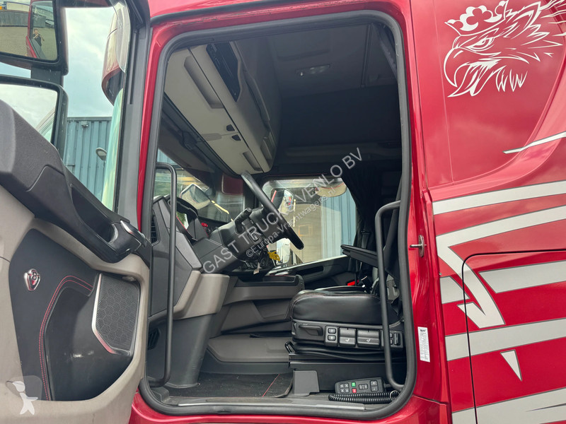Camión Scania 580 V8 6x2 etarder Full Air WB 4.35