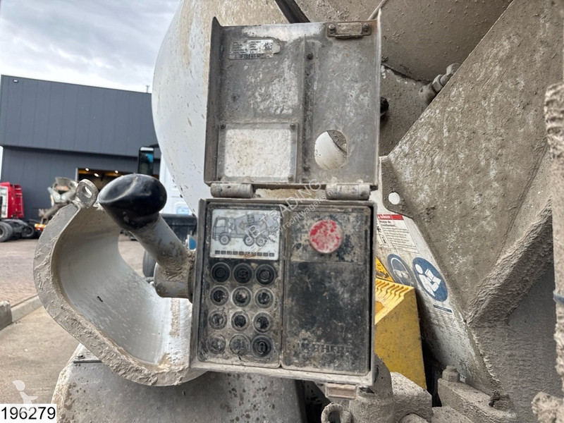 Бетон Mercedes 1830 EURO 6, Liebherr 5m3,...