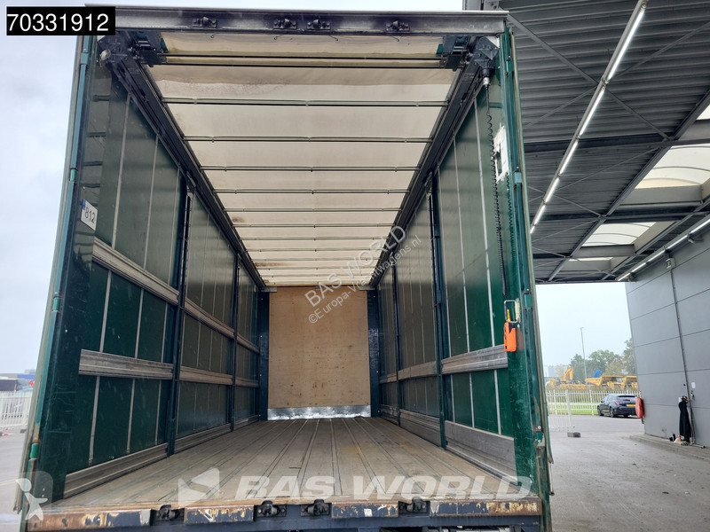 Camión Mercedes 1833 4X2 18tonner curtainsides...