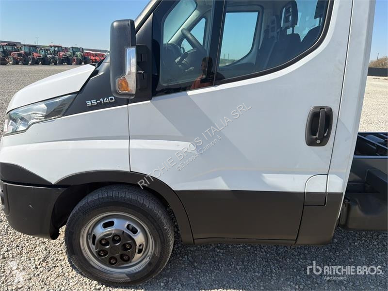 Furgoneta Iveco Dump Truck