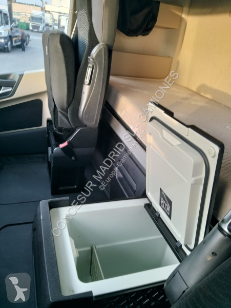 Camión Mercedes  1848 GIGASPACE