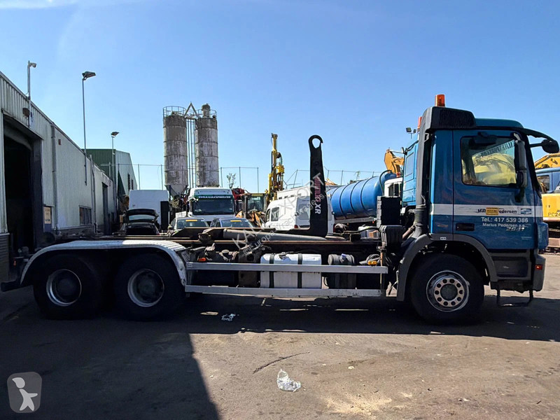 Camión Mercedes 2641 Multilift - 6x4 - V6 -...