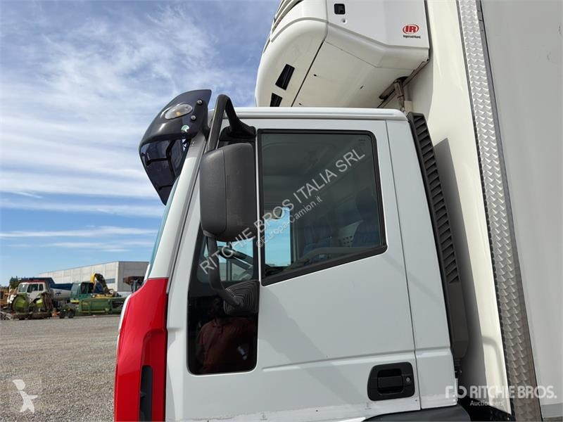 Kamion Iveco 140E28 4x2 Refrigerated Truck