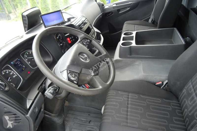 Camion Mercedes 1221 Euro 6 kontener 18 palet...