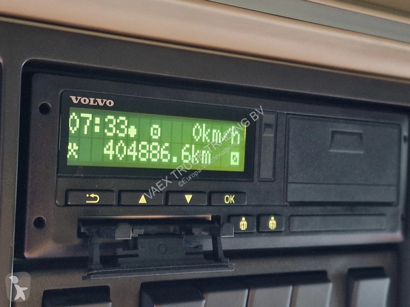 Kamion Volvo 13500 XL 6x2 - Pezzaioli livestock...