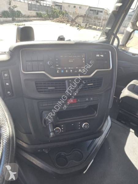 Iveco 480 truck