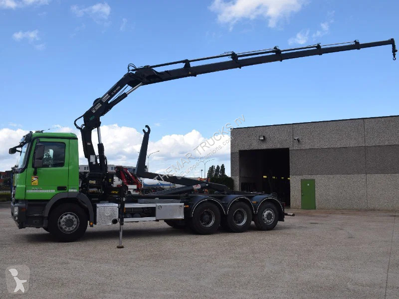 Kamion Mercedes 3236 Hooklift + Hiabcrane