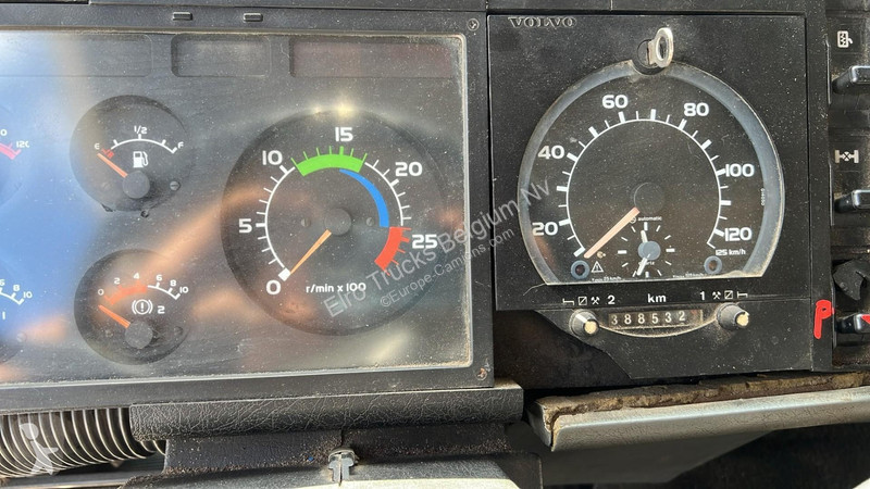 Camión Volvo FL 6 - 17 (MANUAL PUMP / LAMES /...