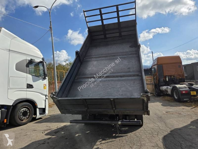 Camión Iveco 80 E 22