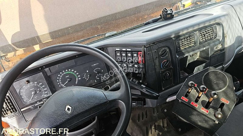 Camión Renault MIDLUM