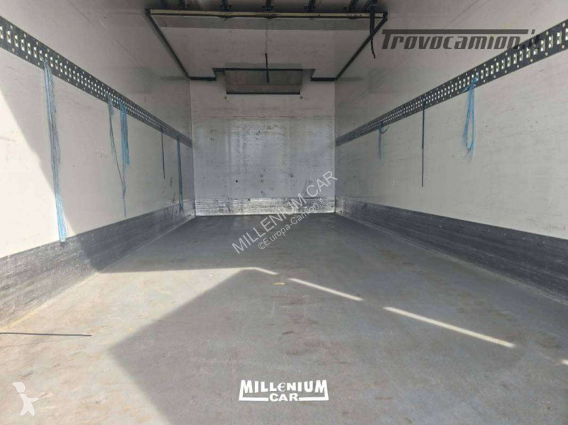 Camión Iveco 180E32 (2019) CELLA 6,30 FRC 2028...