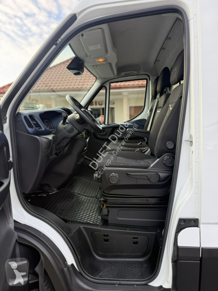 Camião Iveco 35S21