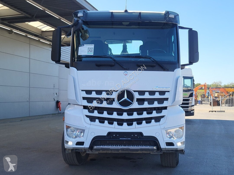 Lastbil Mercedes 3251