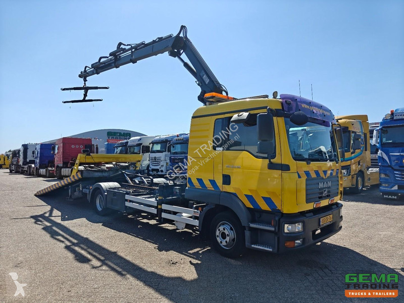 Camião MAN 12.240 4x2 Double Cab (6 pers) Euro...