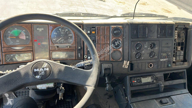 Camion MAN 35.464 (8X6 / LAMES / GRAND PONT /...