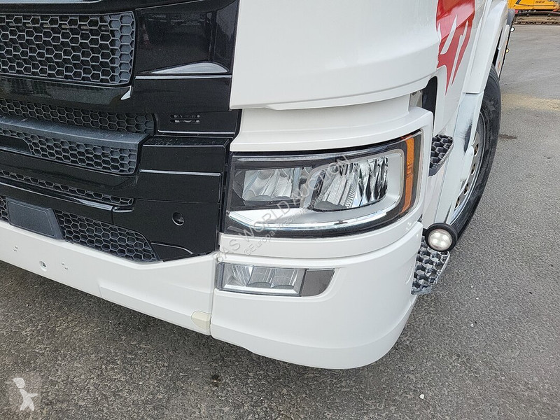 Camião Scania 580
