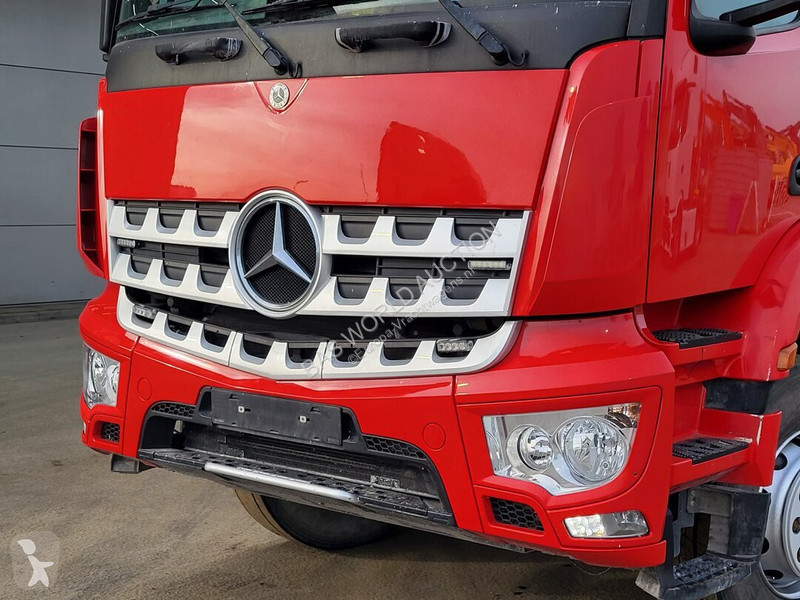 Camião Mercedes 3240