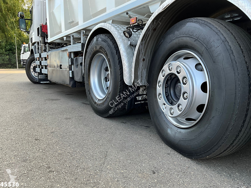 Scania Euro 6 CNG HMF 25 Tonmeter laadkraan truck