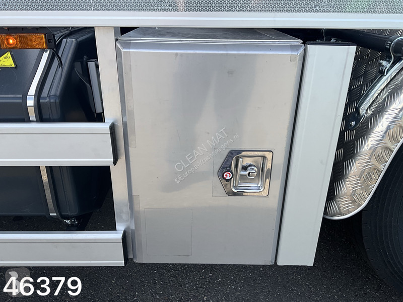 DAF Q XD 450 8x2 Hiab 26 Tonmeter laadkraan truck