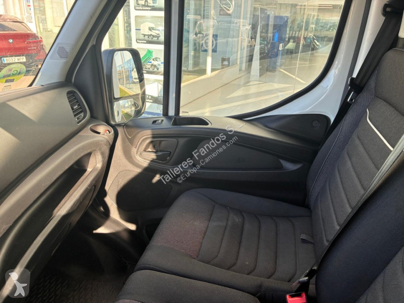 Грузовик Iveco  35C16H3.0