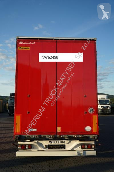 Грузовик Mercedes 2545