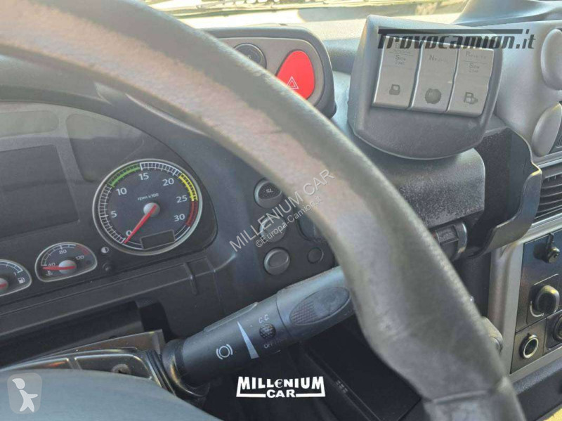 Lastbil Iveco 450 CELLA 7,60 GRUPPO SPONDA ATP...