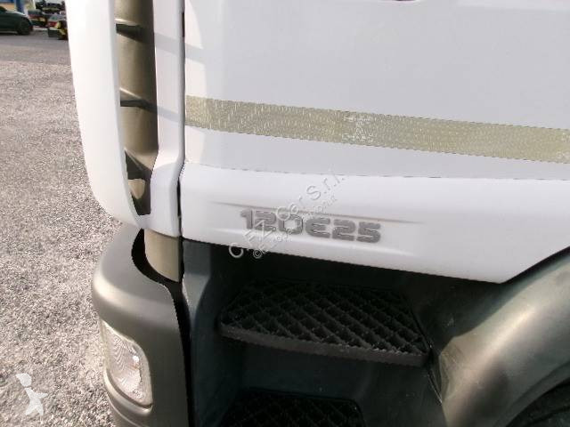 Camião Iveco 120 E 25
