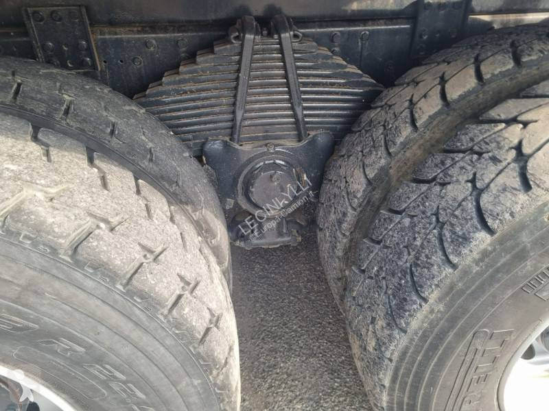Iveco 380E37 truck