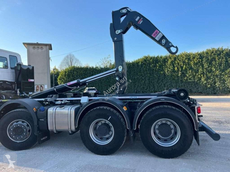 Камион Iveco TRAKKER AD500 NUOVO SCARRABILE