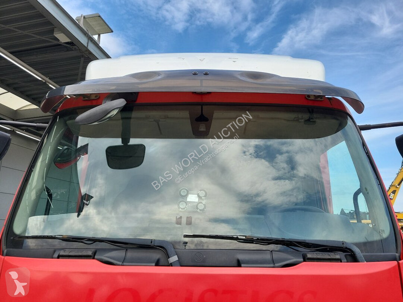 شاحنة Volvo 210