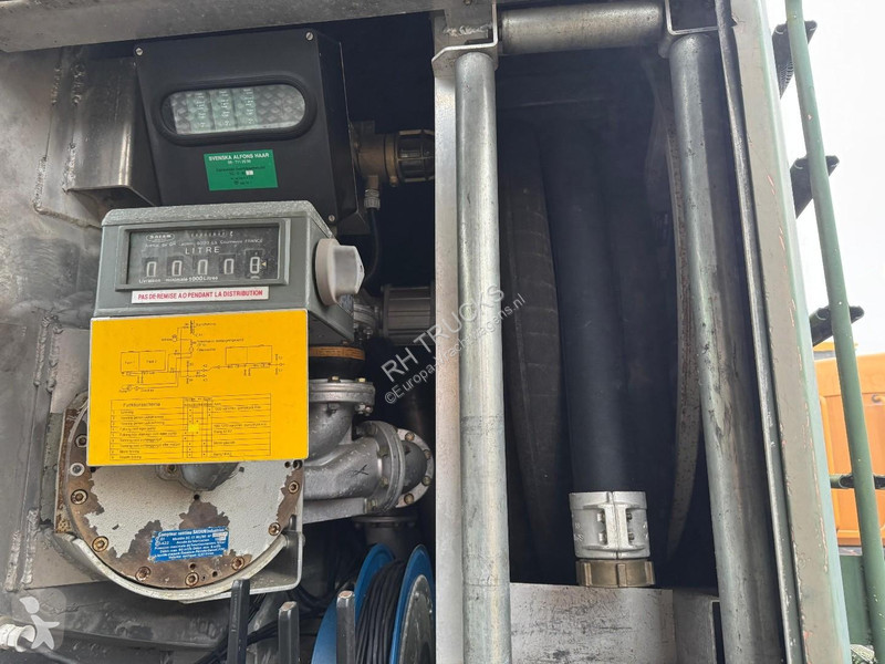 Kamion Volvo 6X4 Robson-Drive + TANK 14.000 LITER