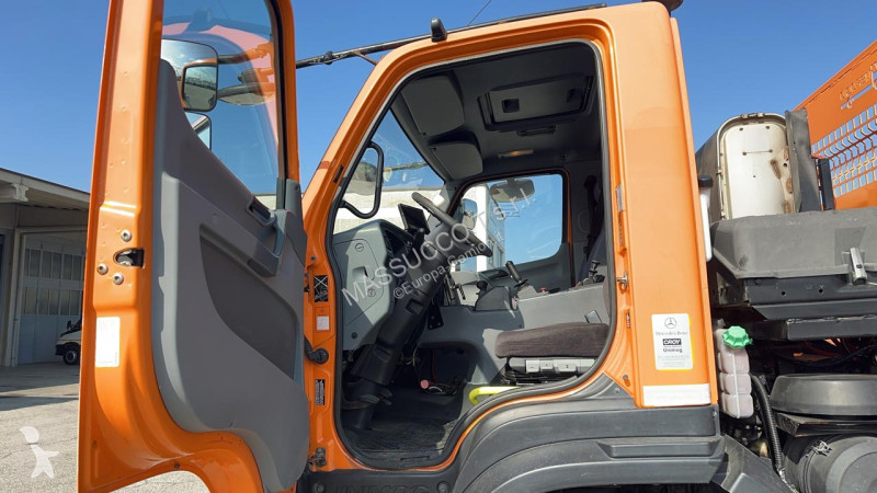 Mercedes UNIMOG U20 4X4 truck